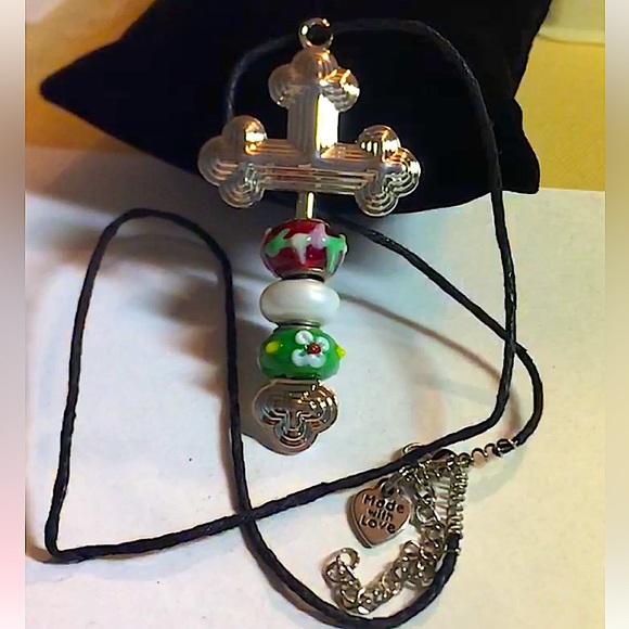 “”All the colors of Xmas” cross pendant/necklace - Picture 3 of 3